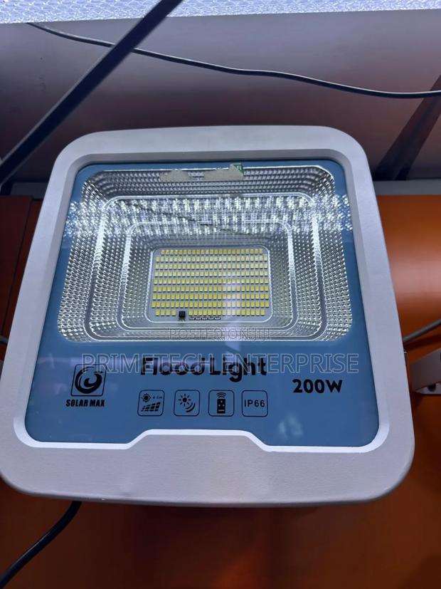 Solarmax Solar Flood Light 200watts - main view