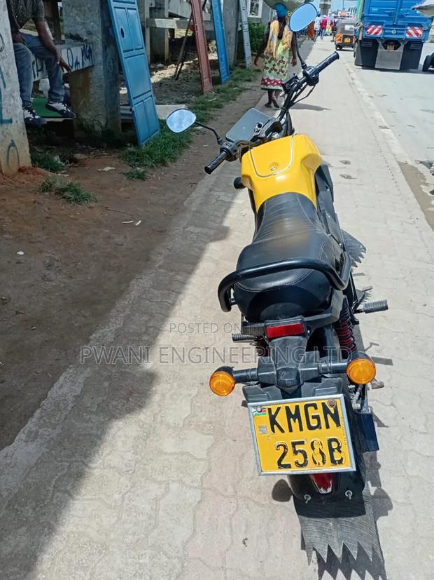 Motorcycle 2024 Yellow - thumbnail 4