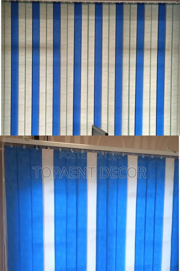Blue and White Mix Vertical Office Blinds for Sunlight Protection