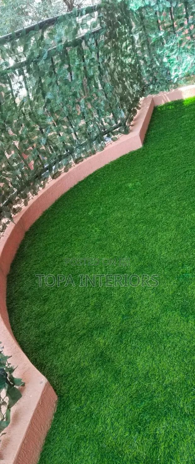 Balcony Decoration 25mm Grass Carpets Supply and Installation