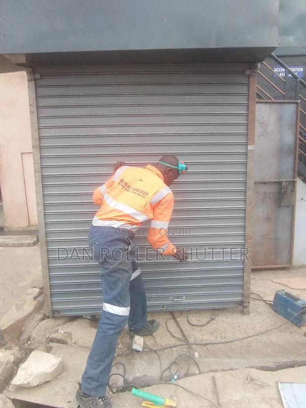 Roller Shutter Doors 3mx2m - thumbnail 3