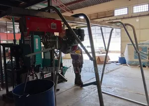 Italy Concrete Hoist With Honda Engine and Two Brackets