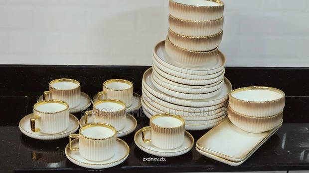 32pcs Elegant European Porcelain Dinner Set