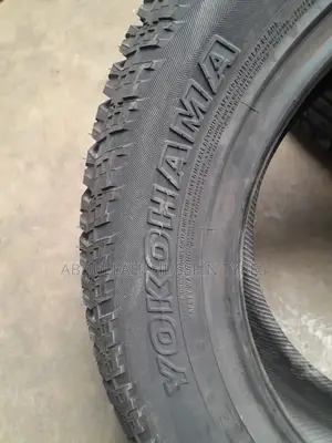 235/65 R17 Yokohama Tyres