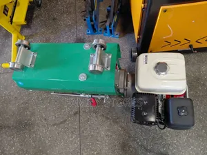 Iori Italian Concrete Crane/Hoist Honda Engine One Tonne.