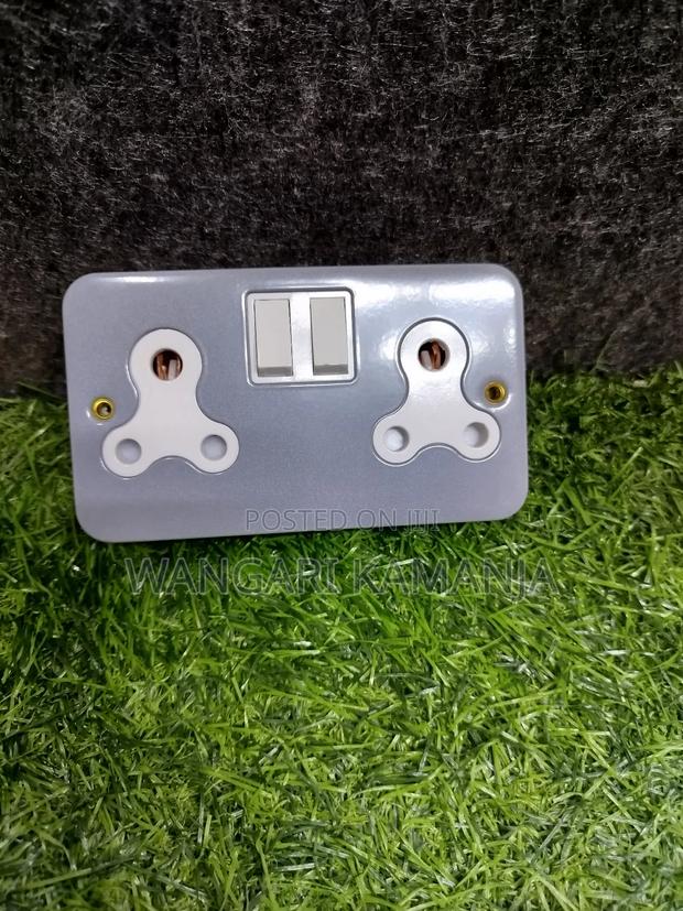 15amps Twin Metal Socket