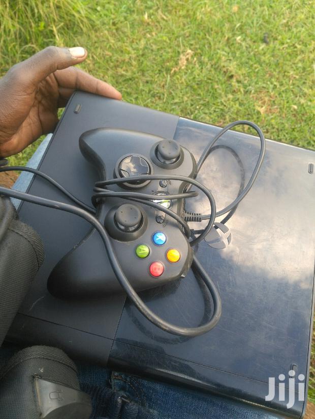 X Box 360 With Free Games - main view