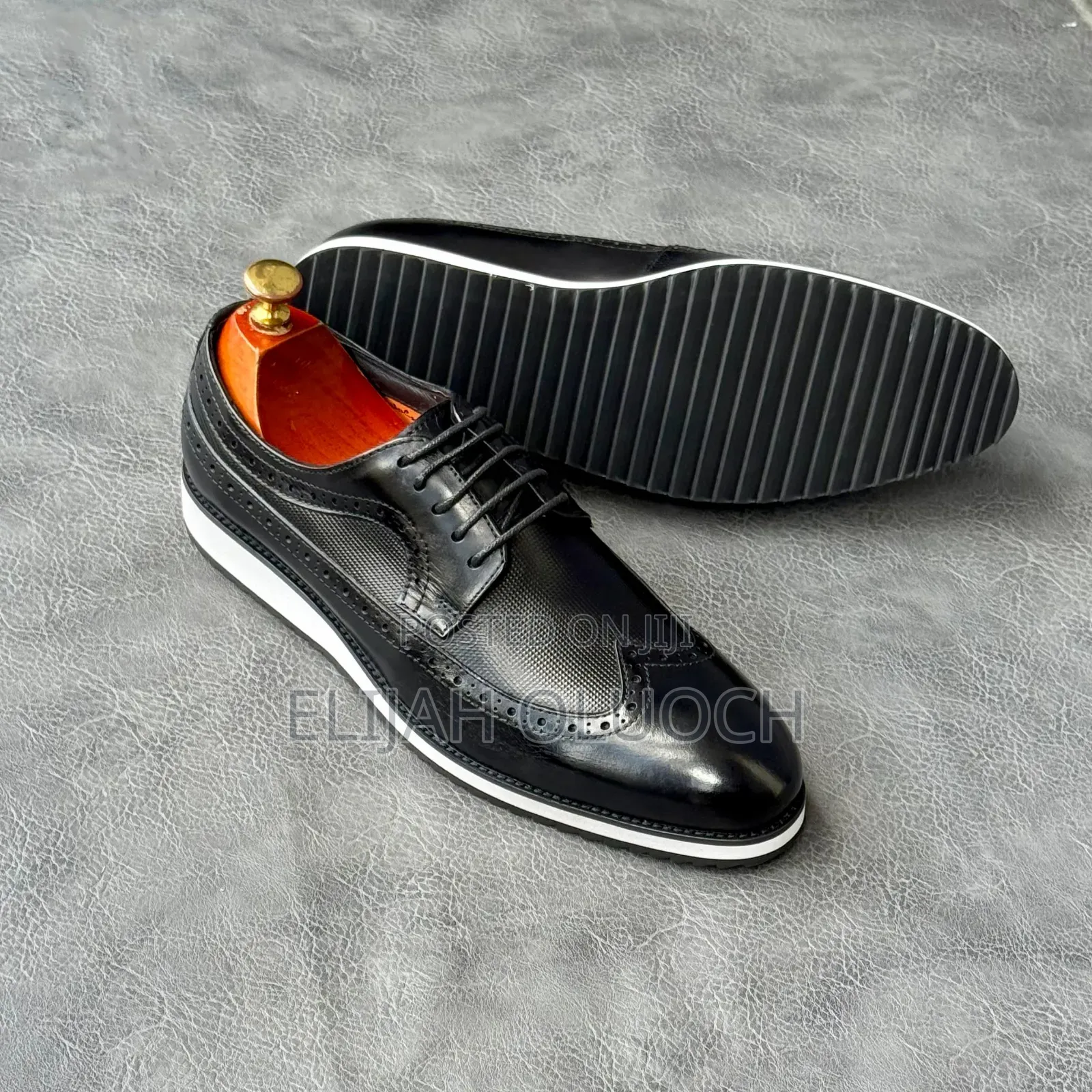 Men Official Shoes,Pure Leather in Black and Chocolate Brown