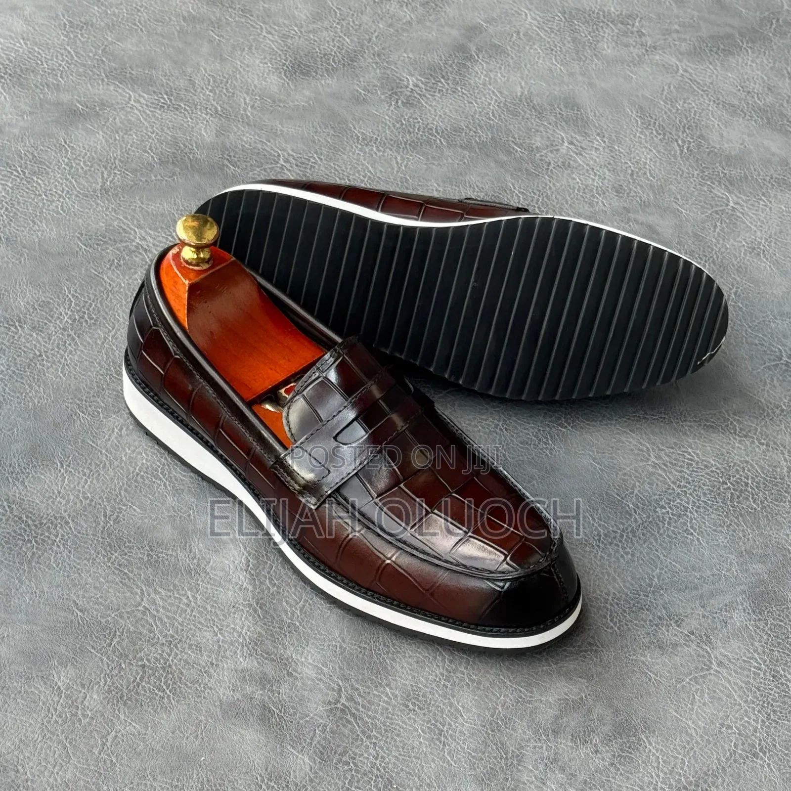 Men Official Shoes,Pure Leather in Black and Chocolate Brown