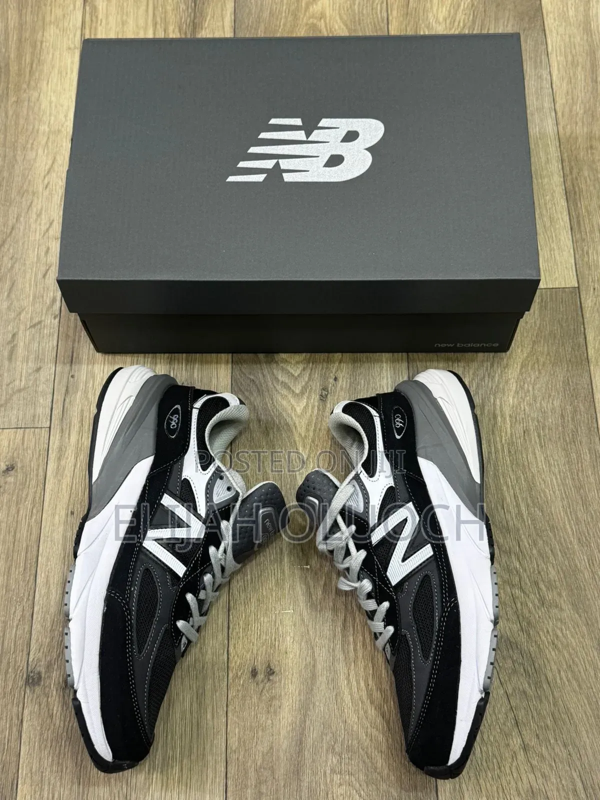 Sued New Balance 990