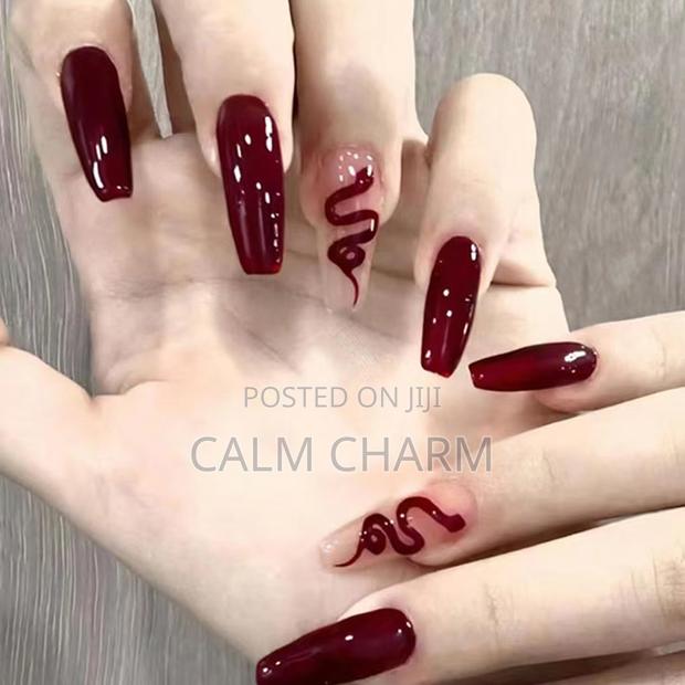 24pcs Long Ballet Red Blush Snake Pattern Retro Full Cover Nail