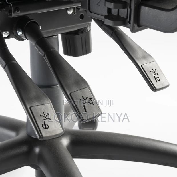 Office Chair : Black Rolling Mid-Back Office Chair - thumbnail 2