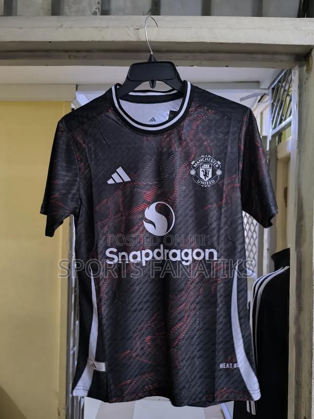 Man U Training Kit 25/26