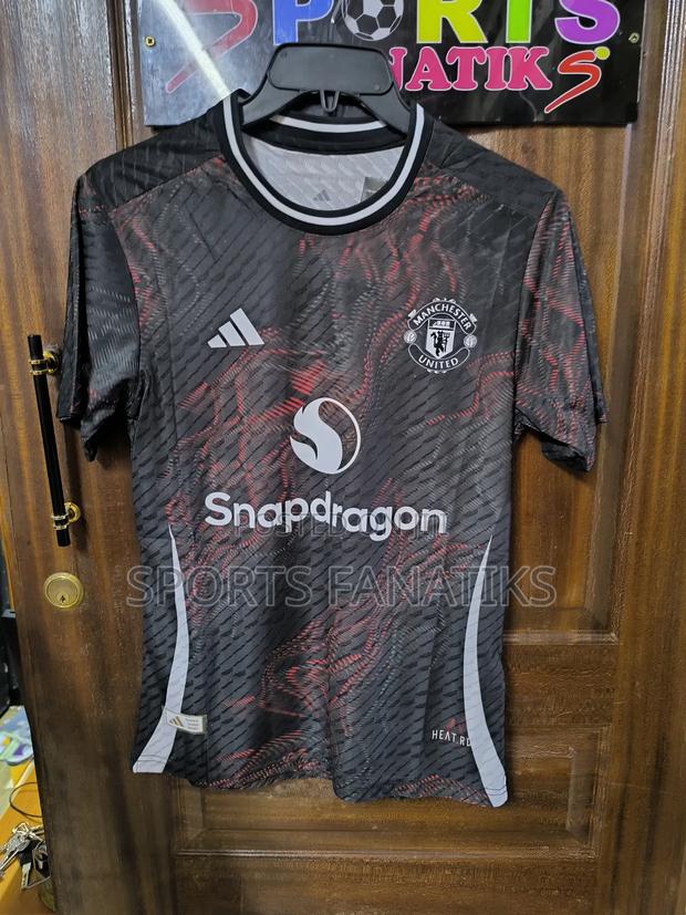 Man U Training Kit 25/26 - thumbnail 2