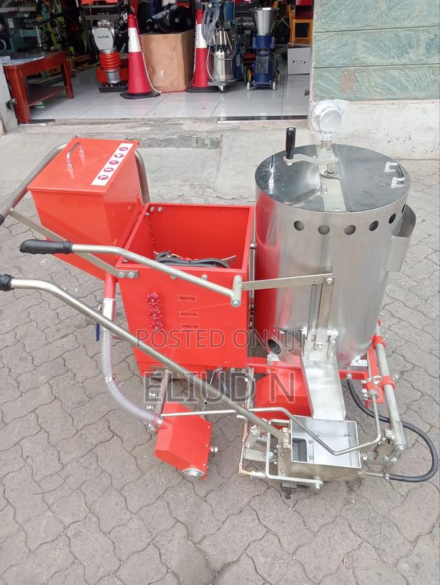 High Performance Hot Melt Road Melt Raid Making Machine - main view