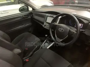 Toyota Corolla Fielder 1.5 Hybrid FWD 2019 Silver