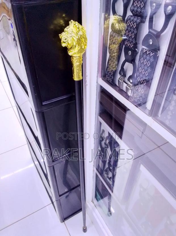 Gold Lion Head Walking Stick - thumbnail 3