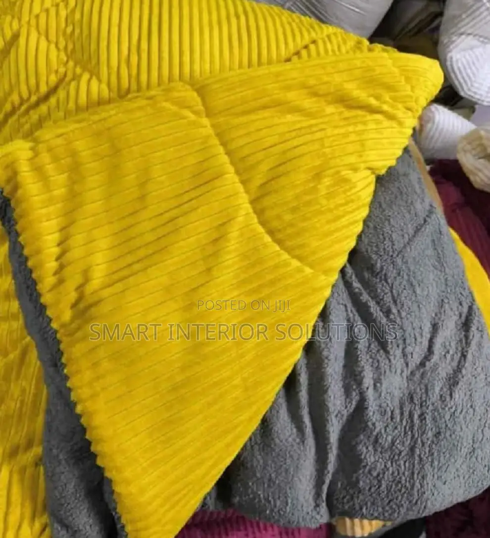 Modern Quality Velvet Pawa