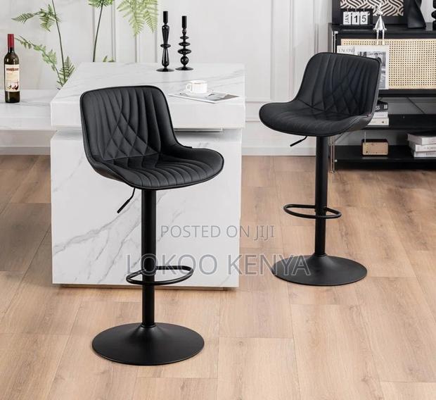 Barstool: Adjustable Height Counter Stool - thumbnail 3