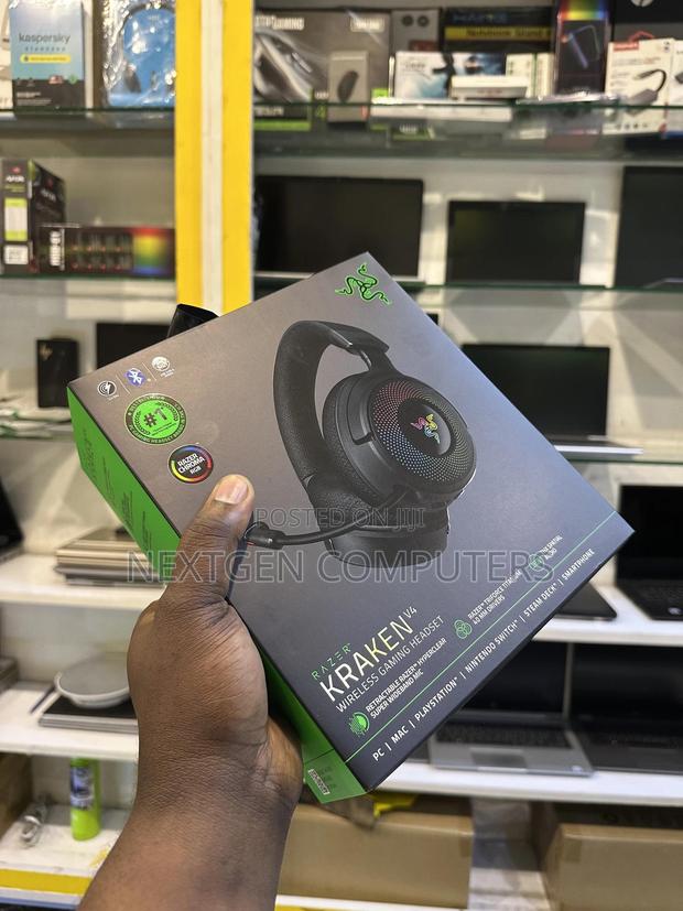 Razer Kraken V4 Wireless Bluetooth Gaming Headsets With RGB - thumbnail 2