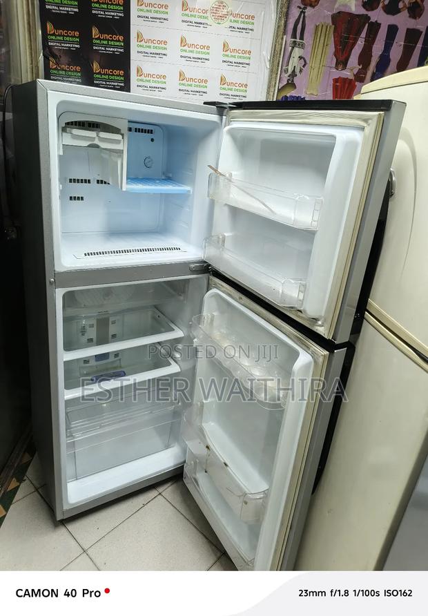 300 Litres Digital Samsung Fridge - thumbnail 2