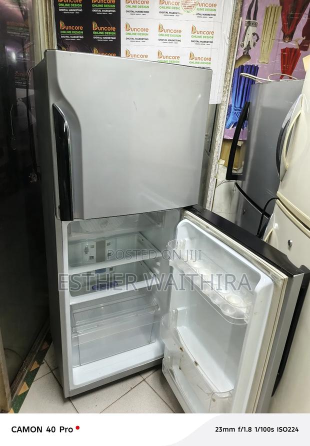 300 Litres Digital Samsung Fridge - thumbnail 3