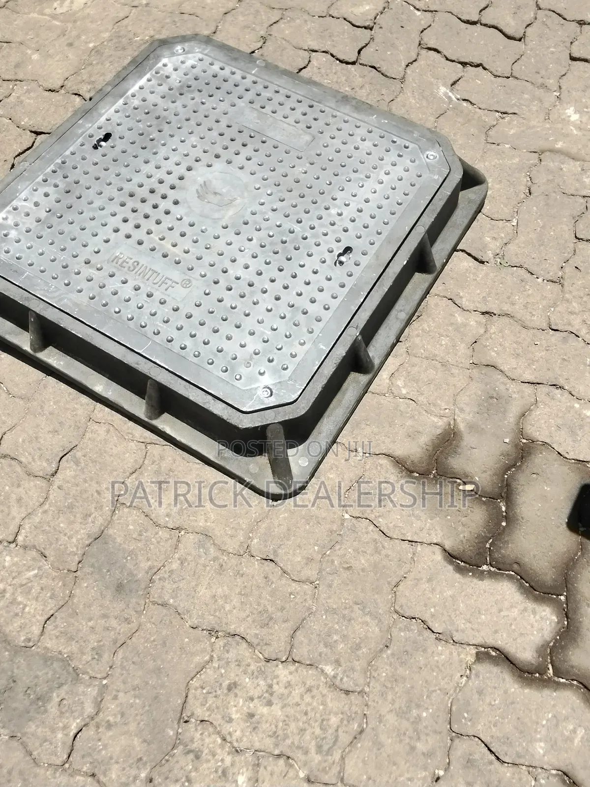 Heavy Duty Reinforced Fibre Manhole Cover 600 × 600mm