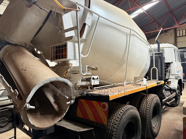 Hino Concrete Mixers - thumbnail 7