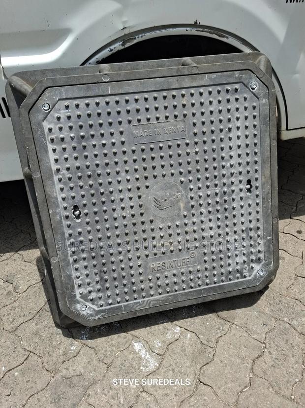 Composite Lockable Manhole Cover 600×600mm - main view