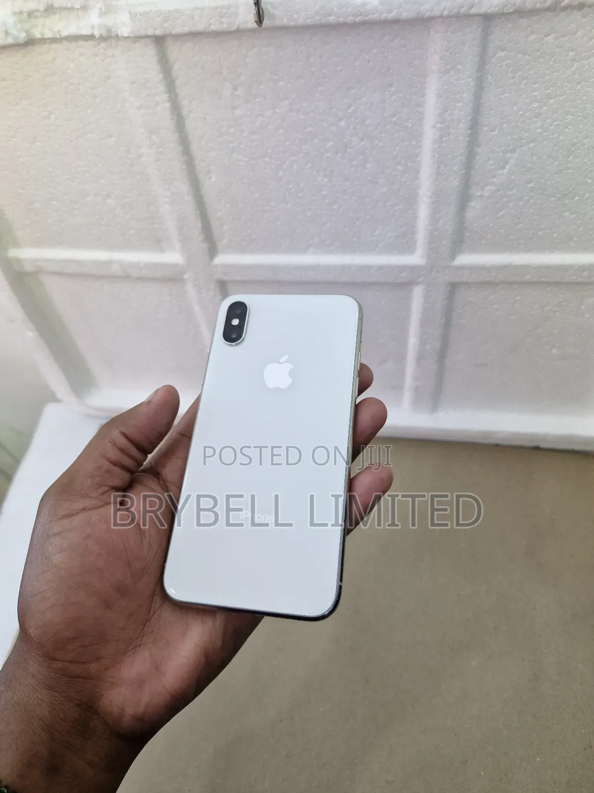 Apple iPhone X 64 GB White