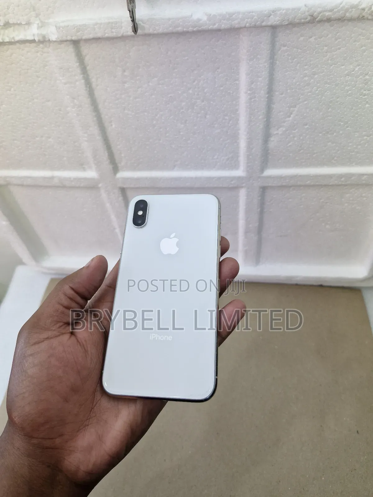 Apple iPhone X 64 GB White