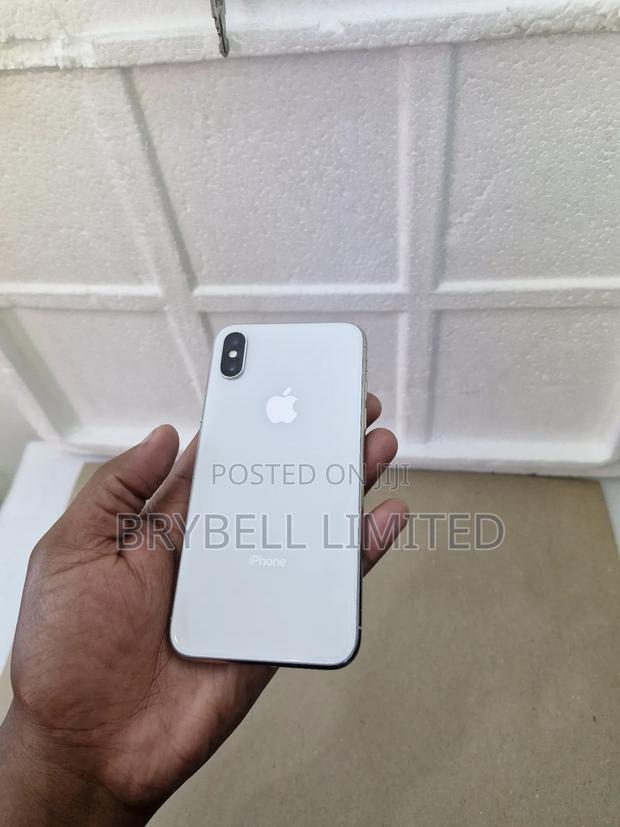 Apple iPhone X 64 GB White - main view