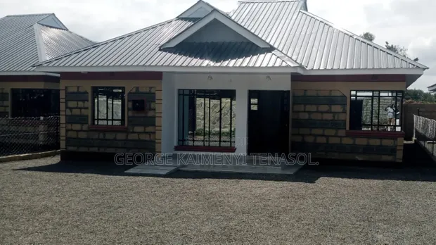4bdrm Bungalow in Rimpa Kadisi Estate for sale