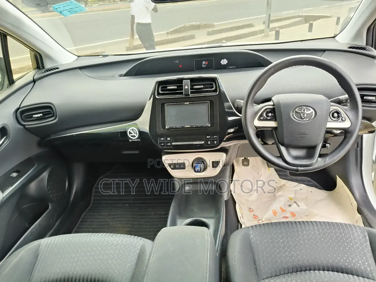 Toyota Prius 2018 White