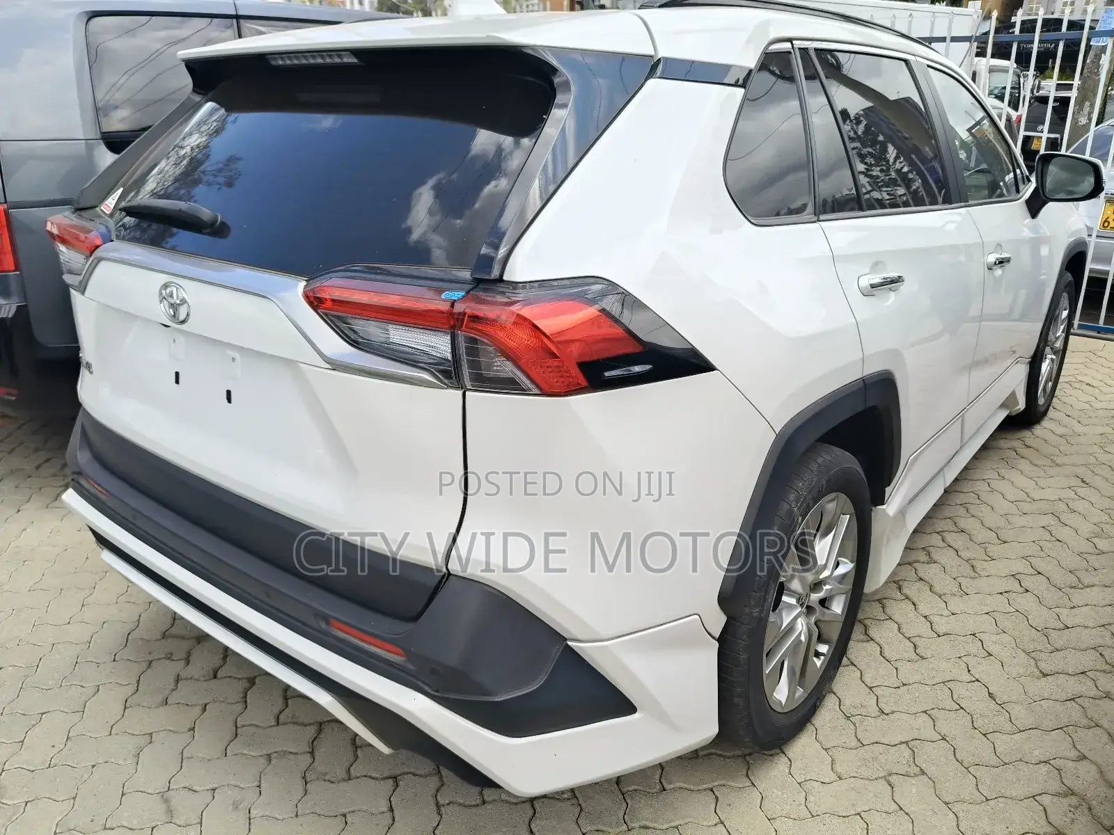 Toyota RAV4 Adventure 2019 White