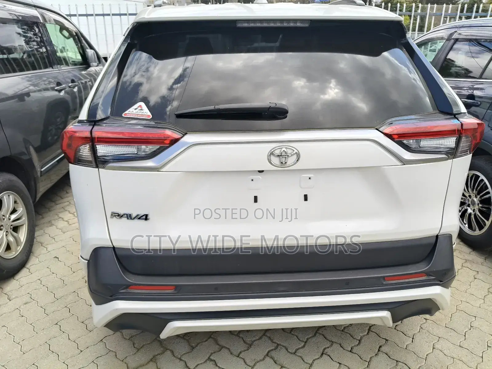 Toyota RAV4 Adventure 2019 White