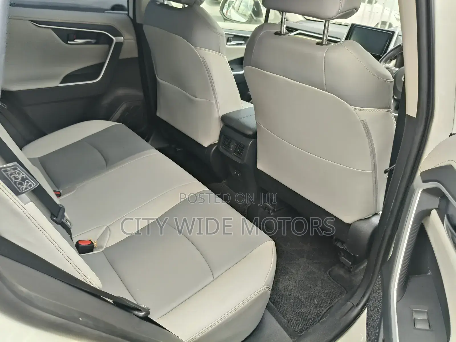 Toyota RAV4 Adventure 2019 White