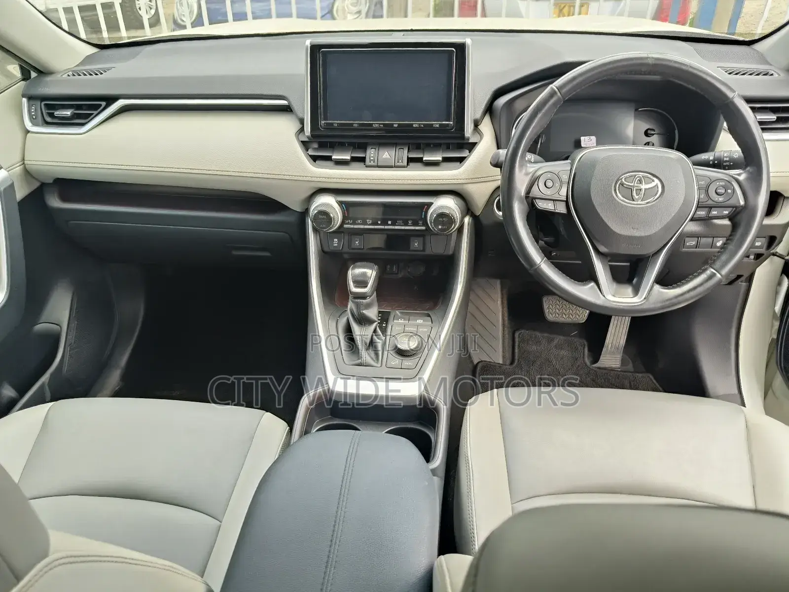 Toyota RAV4 Adventure 2019 White