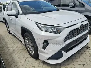 Toyota RAV4 Adventure 2019 White