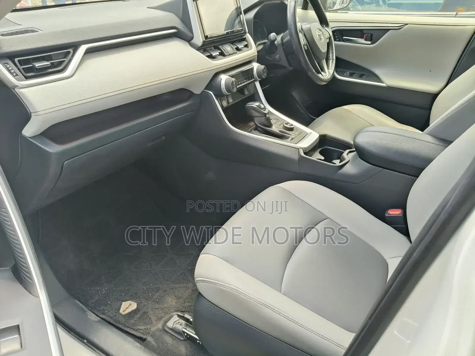 Toyota RAV4 Adventure 2019 White