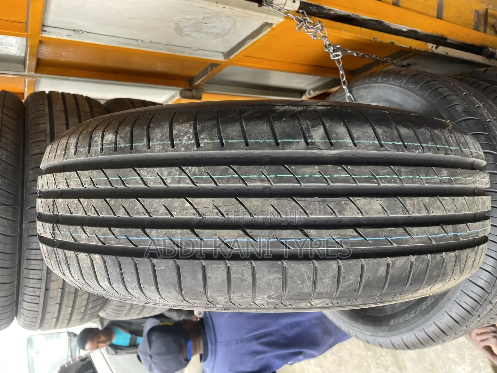215/65r16 Maxtrek M2