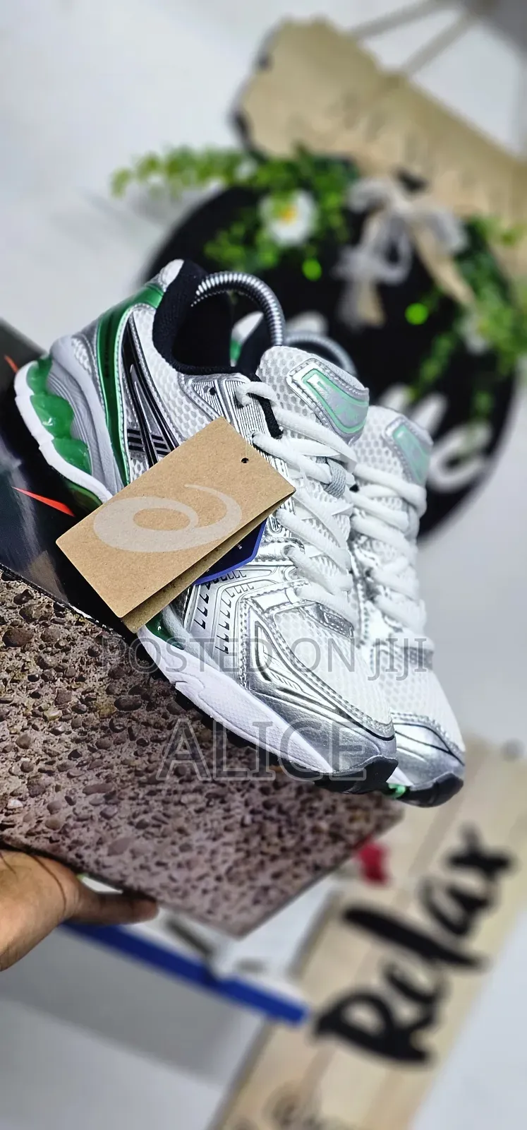 Asics Sneakers