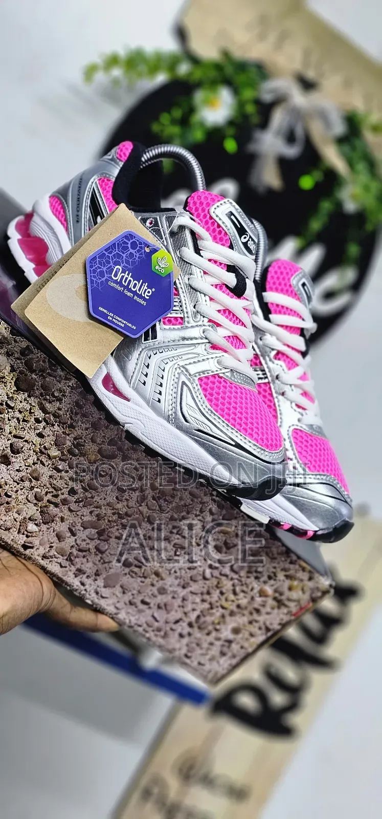 Asics Sneakers