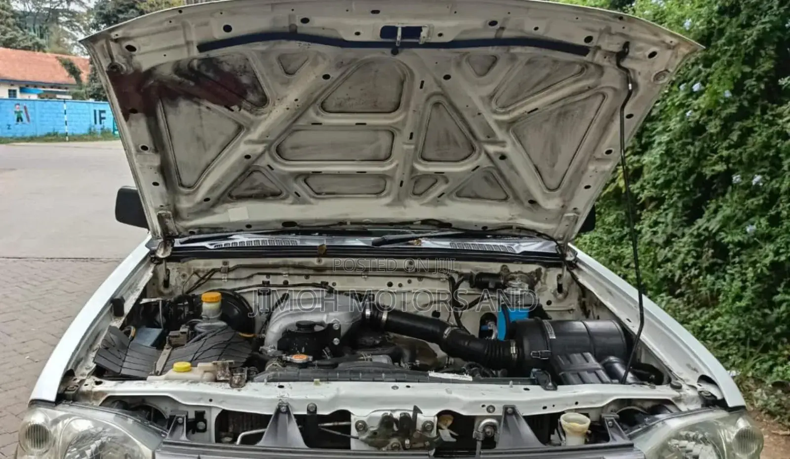 Nissan Hardbody 2012 White