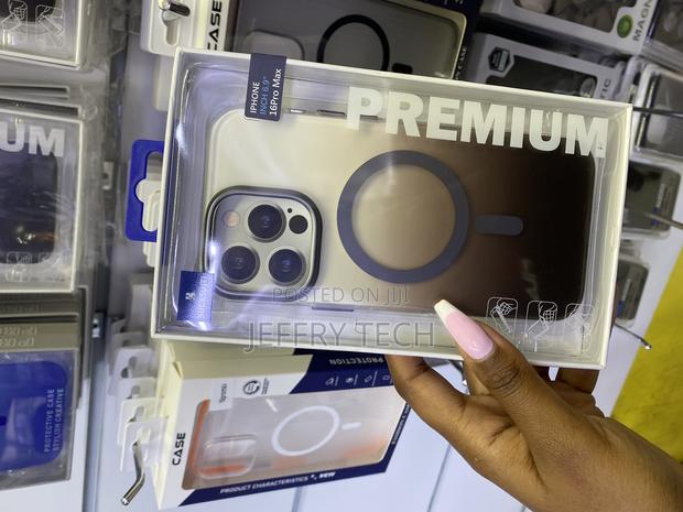 Asetify Clear iPhone 15 Pro Max Case [Not Yellowing - main view