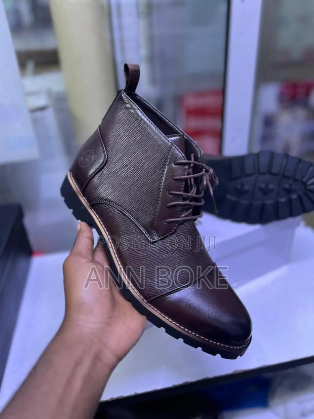 *Quality Leather Boots*
Sizes 39-45