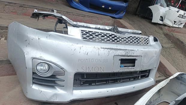 Voxy 2012 Nosecut Xenon Complete