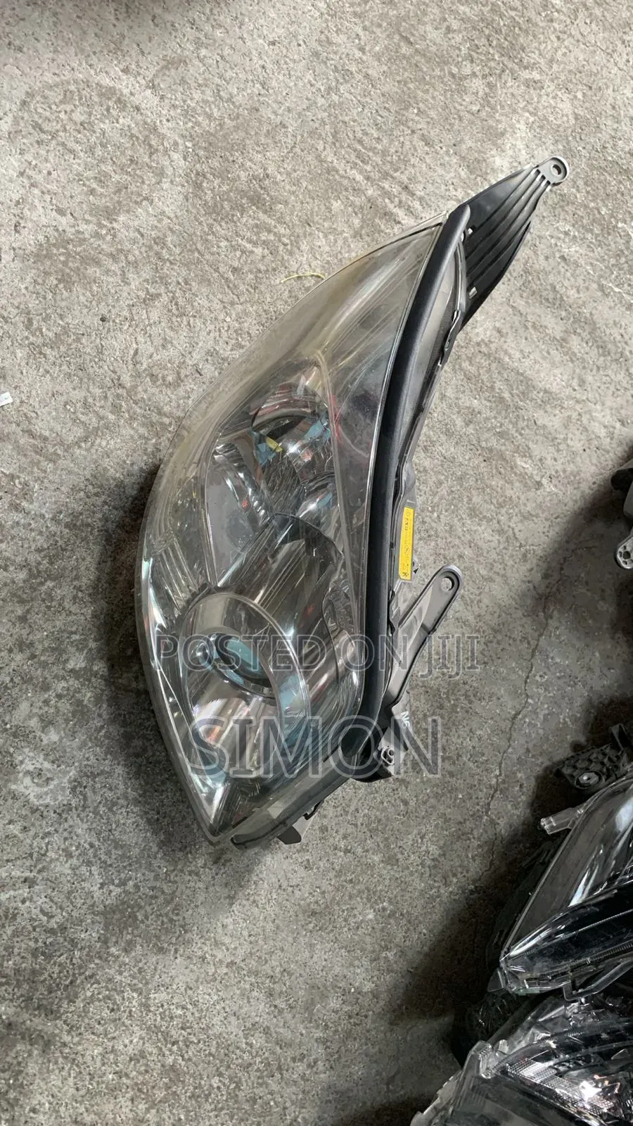 Noah 2008 Headlight Xenon