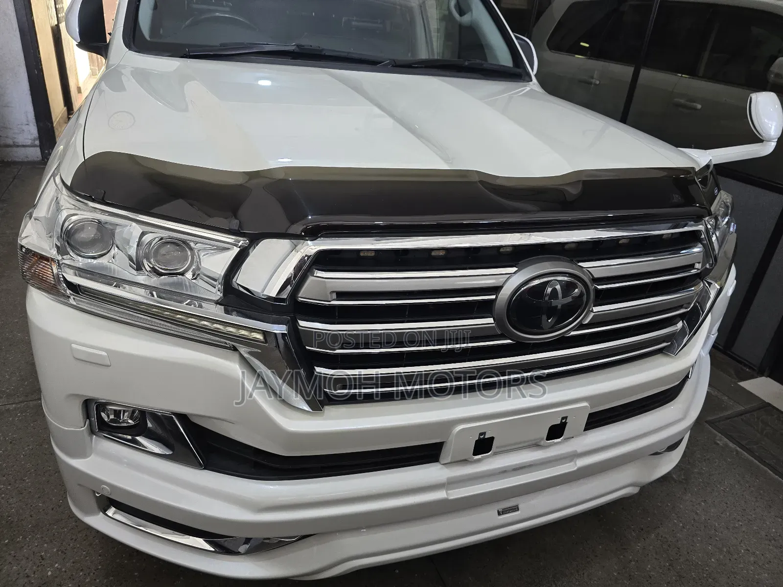 Toyota Land Cruiser 2018 White