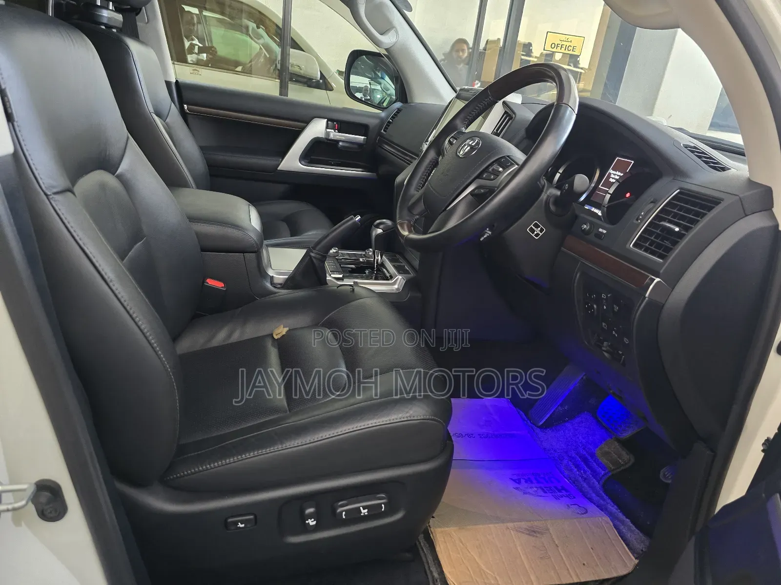 Toyota Land Cruiser 2018 White